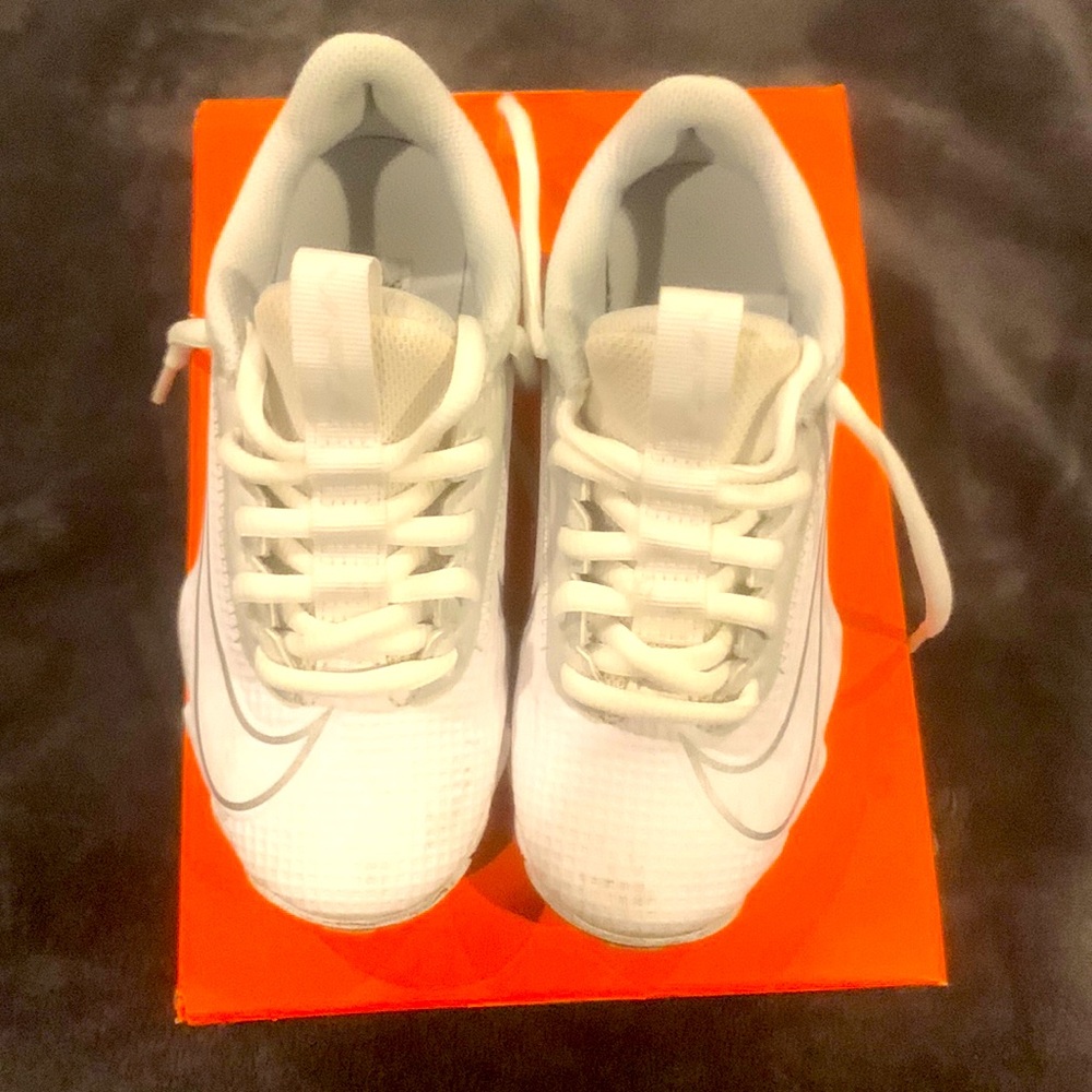 Nike Vapor Edge Shark 2 BG football cleats